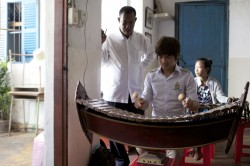 Pin Peat Class in Phnom Penh, Cambodia - Commission for Cambodian Living Arts - Charity work (2013) © Aga Cebula