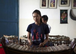 Pin Peat Class in Phnom Penh, Cambodia - Commission for Cambodian Living Arts - Charity work (2013) © Aga Cebula